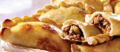 La mujer falleció todo por preparar empanadas. Mujer fallece mientras preparaba empanadas: Bufanda se atoró en la máquina amasadora