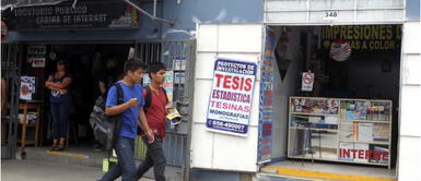 Negocio de las Tesis: plagiadores cobran entre 4000 y 7000 soles para hacer el trabajo académico Negocio de las Tesis: ¿Cuánto cobran por hacer el trabajo académico?