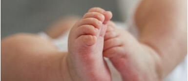 Policía salva a bebé de morir con una reanimación cardiopulmonar Policía salva a bebé de morir con una reanimación cardiopulmonar