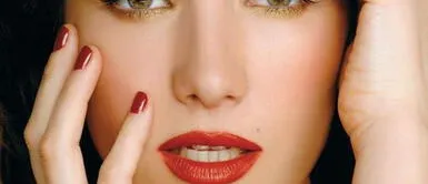 Natalia Oreiro nos sumerge en la más resplandeciente tendencia de las botas metalizadas Natalia Oreiro nos sumerge en la más resplandeciente tendencia de las botas metalizadas