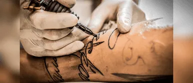 Especialista revela qué enfermedades puede contraer. Tatuajes pueden causar infecciones graves en la capa más profunda de la piel