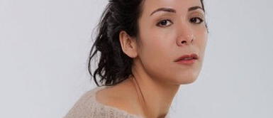 Magdyel Ugaz con traje sastre oversize en verde vibrante Magdyel Ugaz impone la tendencia más vista en el Street Style con exclusivo outfit vibrante