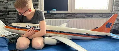 Sarah Rodo se siente decepcionada porque las leyes de Alemania no le permite casarse con el avión. Mujer que siente atracción sexual por objetos tiene de novio a un avión: "Me encanta sus alas"