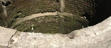 Los menores fallecieron. India: Madre lanzó a un pozo a sus seis hijos y luego intentó suicidarse