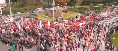 Integrantes de La Resistencia participan en marcha contra el presidente Pedro Castillo Integrantes de La Resistencia participan en marcha contra el presidente Pedro Castillo