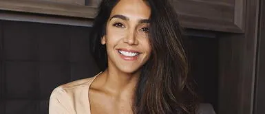 Vania Bludau hace tour por Europa y paraliza las calles de España con romántico y épico outfit Vania Bludau hace tour por Europa y paraliza las calles de España con romántico y épico outfit