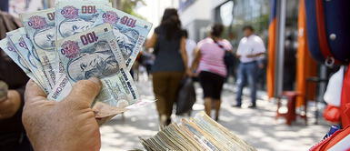 El retiro del 100% del CTS será efectivo hasta el 31 de diciembre de 2023, según disposición emitida en el Diario Oficial El Peruano. Foto: composición/Clinton Medina/La República Retiro CTS 2022: ¿Cómo retirar todos tus ahorros de manera rápida y sin salir de casa?