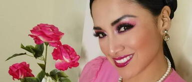 Katy Jara con look sin maquillaje Katy Jara deslumbra con un look sin maquillaje y con una moderna falda plisada