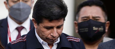 El presidente lloró durante la ceremonia de Ollas Comunes. Pedro Castillo llora en ceremonia de Ollas Comunes: "Mi madre rascaba la olla para 9 hijos"