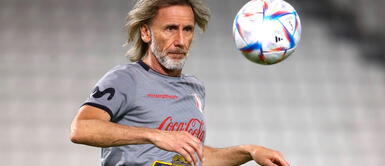 Ricardo Gareca maneja varias ofertas, pero la selección peruana sería su prioridad Ricardo Gareca: su amigo reveló lo que hablaron tras el repechaje y dejó pistas sobre su futuro