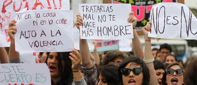 Manifestación contra agresores sexuales 9 de cada 10 denuncias de abuso sexual tienen como víctimas a niñas y adolescentes mujeres en Perú