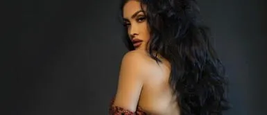 Michelle Soifer y vestido de perlas Michelle Soifer derrocha sensualidad con vestido efecto segunda piel con aplicaciones en 3D