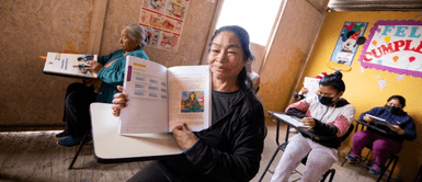 Conoce sobre la iniciativa “Nunca es tarde para estudiar”. Piden apoyo para que 300 madres de bajos recursos culminen sus estudios de primaria y secundaria