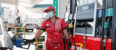 El precio de la gasolina se encuentra en constante variación debido al conflicto armado entre Rusia y Ucrania. Foto: Antonio Melgarejo/La República Gasolina hoy, 27 de junio: ¿Cómo ver los precios más económicos de mi distrito?