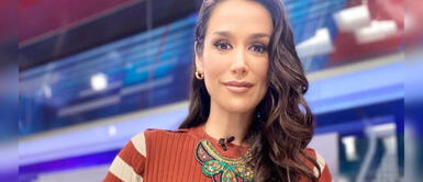 Karina Borrero con look efecto piel Karina Borrero despliega elegancia en un total look efecto piel que desborda versatilidad