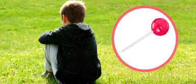 Murió niño de 10 años que se atragantó con un chupetín mientras corría en la escuela Murió niño de 10 años que se atragantó con un chupetín mientras corría en la escuela