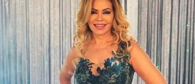 Gisela Valcárcel con vestido de flores y botas blancas Gisela Valcárcel desata furor en Tik Tok con unas elegantes botas y romántico vestido