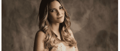 María Grazia Gamarra se convierte en la diosa del Sol envuelta en el cálido amarillo María Grazia Gamarra se convierte en la diosa del Sol envuelta en la elegancia del cálido amarillo