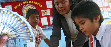 Los docentes podrán acceder a un nuevo bono emitido por la gestión de Pedro Castillo. Bono 950 docentes: ¿Cuáles son los requisitos y cuándo entregarán el subsidio del Minedu?