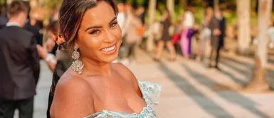 Ethel Pozo con botas over the knees Ethel Pozo se deja seducir por el dúo bikini+kimono floral en su paseo por Panamá