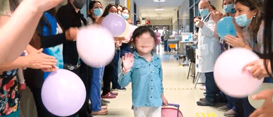 Niña recibe entre aplausos el altamédica tras 7 años hospitalizada "El mejor día de mi vida": Niña recibe entre aplausos el altamédica tras 7 años hospitalizada