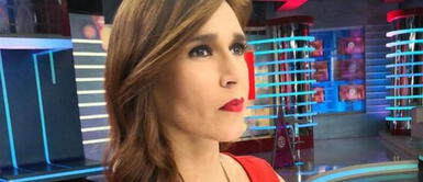 Verónica Linares con blazer rosa Verónica Linares traslada la armonía del rosa pastel en un elegante y versátil look formal