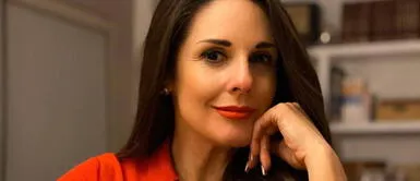 Rebeca Escribens con vestido blazer Rebeca Escribens se deja conquistar por los vestidos blazer en un sensual y vanguardista outfit