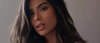 Ivana Yturbe con top cut out y look cuadros Ivana Yturbe lleva toda la sensualidad del 'cut out' en un atrevido look con un toque invernal