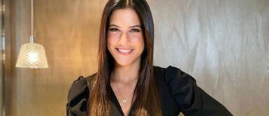 María Pía Copello con look crochet María Pía Copello posa junto a Fonseca y Juanes con armonioso look a crochet desde Miami