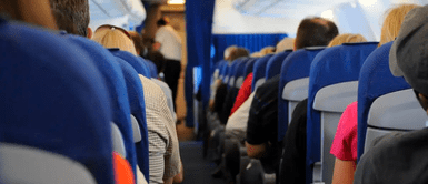 Una mujer muere en avión y familia vuela ocho horas con su cadáver sentado a su lado: Una mujer muere en avión y familia vuela ocho horas con su cadáver sentado a su lado: "Fue extremadamente traumático"