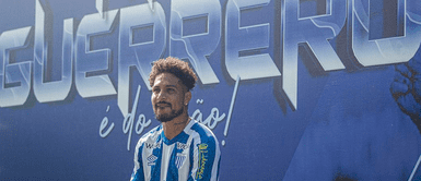 Paolo Guerrero no tendría una buena relación con William Pottker. Paolo Guerrero ruega a compañero para patear penal, pero él lo ignora | VIDEO