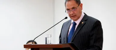 José Luis Gavidia José Luis Gavidia renunció al Ministerio de Defensa, pero expresa su disposición para ocupar otro cargo