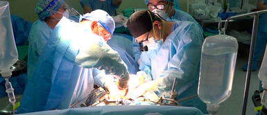 Casos se presentan al menos dos veces por año, donde las víctimas son menores. Reconstruyen esófago de adolescente para que vuelva a alimentarse con normalidad tras 14 años