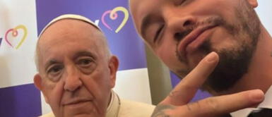 El cantante colombiano estuvo muy cerca al Sumo Pontífice. J Balvin a Francisco: “El Papa es espectacular, yo lo amo”