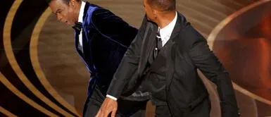 El actor cómico Chris Rock criticó la actitud de Will Smith en la última gala de los Óscar. Chris Rock a Will Smith: “Ese imbécil me golpeó por una broma estúpida”