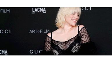 Billie Eilish se convierte en fuente de inspiración beauty con manicure XL decorada con pedrería Billie Eilish se convierte en fuente de inspiración beauty con manicure XL decorada con pedrería