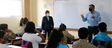 Alumnos y profesores Minedu anuncia que entregarán tablets al 100 % de alumnos y profesores de colegios públicos