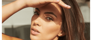 Natalie Vértiz deslumbra en el desfile de Carolina Herrera con un poderoso vestido vanguardista Natalie Vértiz se luce junto a Carolina Herrera con un poderoso vestido vanguardista que atrapa la magia de la alta costura