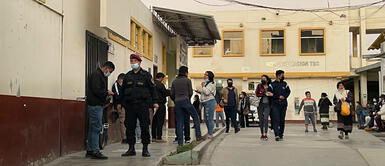 Piden inyectar dióxido de cloro a paciente con COVID-19 en UCI pese a letal toxicidad Piden inyectar dióxido de cloro a paciente con COVID-19 en UCI pese a letal toxicidad