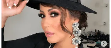 Karla Tarazona vuelve a los escenarios con el más atractivo vestido que inmortaliza su osadía femenina Karla Tarazona vuelve a los escenarios con el más atractivo vestido que inmortaliza su osadía femenina