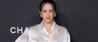 Rosalía celebra sus 9 nominaciones a los Premios Grammy con un fascinante maxi vestido negro con transparencias Rosalía celebra sus 9 nominaciones a los Premios Grammy con un maxi vestido con transparencias