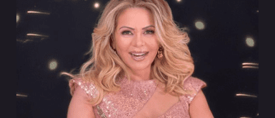 Gisela Valcárcel se vuelve la estrella de la noche con icónico peinado noventero y un perfecto black dress Gisela Valcárcel se vuelve la estrella de la noche con icónico peinado noventero y un perfecto black dress