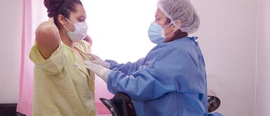 En nuestro país se registran cerca de 7 mil nuevos casos y aproximadamente 2 mil muertes por cáncer de mama de manera anual Siete mitos y verdades sobre el cáncer de mama