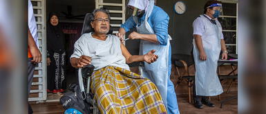 La vacuna contra la COVID-19 salva vidas. Moderna ofrecerá vacunas adaptadas a variantes covid a países más pobres