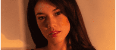 Jazmín Pinedo se deja seducir por la calidez de la primavera con un inmaculado look floral Jazmín Pinedo se deja seducir por la calidez de la primavera con un inmaculado look floral