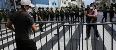 Pedro Castillo declaró toque de queda a nivel nacional desde este miércoles 7 de diciembre PEDRO CASTILLO declaró TOQUE DE QUEDA a nivel nacional desde este miércoles 7 de diciembre