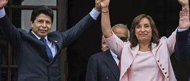Dina Boluarte se convirtió en la primera presidenta de la República del Perú. DINA BOLUARTE y la vez que prometió lealtad por PEDRO CASTILLO: "Si lo vacan, me voy con él"