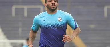 Jefferson Farfán acaba de anunciar su retiro de las canchas. Jefferson Farfán conmovió con tierno momento junto a un niño en Otuzco | VIDEO