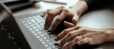 ¿Por qué no deberías cerrar la tapa de la laptop antes de apagarla? ¿Por qué no deberías cerrar la tapa de la laptop antes de apagarla?