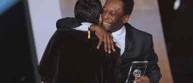 Messi conoció y abrazó a Pelé en un evento público. Lionel Messi dedica emotivo mensaje a Pelé tras su muerte
